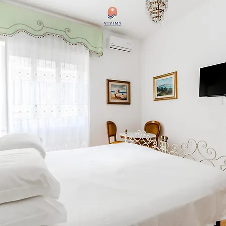 Palazzo Grassi By Vivimy Bed and Breakfast 3*