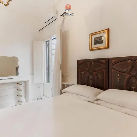 Palazzo Grassi By Vivimy Gasthuis