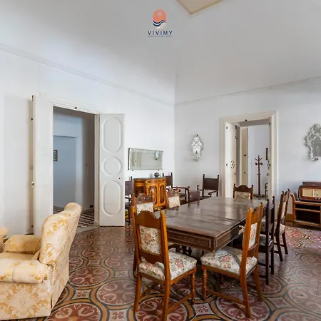 Palazzo Grassi By Vivimy Pensión