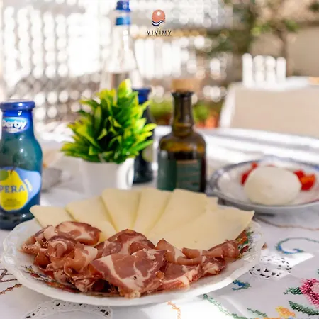 Palazzo Grassi By Vivimy